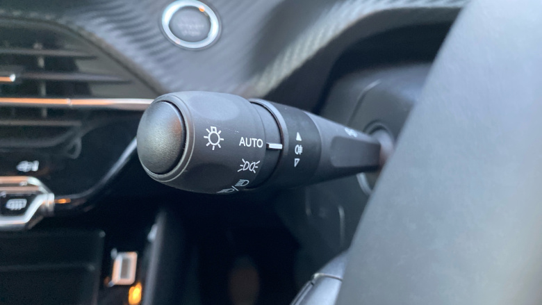 Peugeot 208 1.2 PureTech 100 Style 5dr Petrol Hatchback